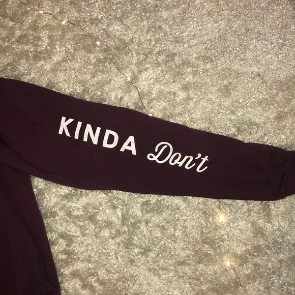 Maroon sweater - Picture 4 of 4